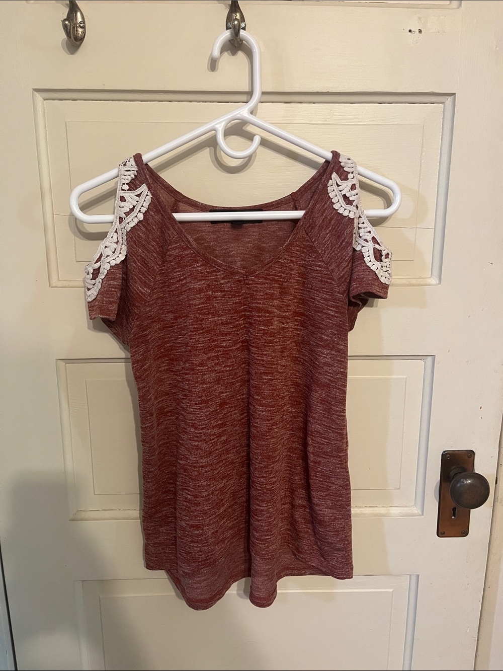 Almost Famous Rust Cold-Shoulder Knit Top with White Lace Trim